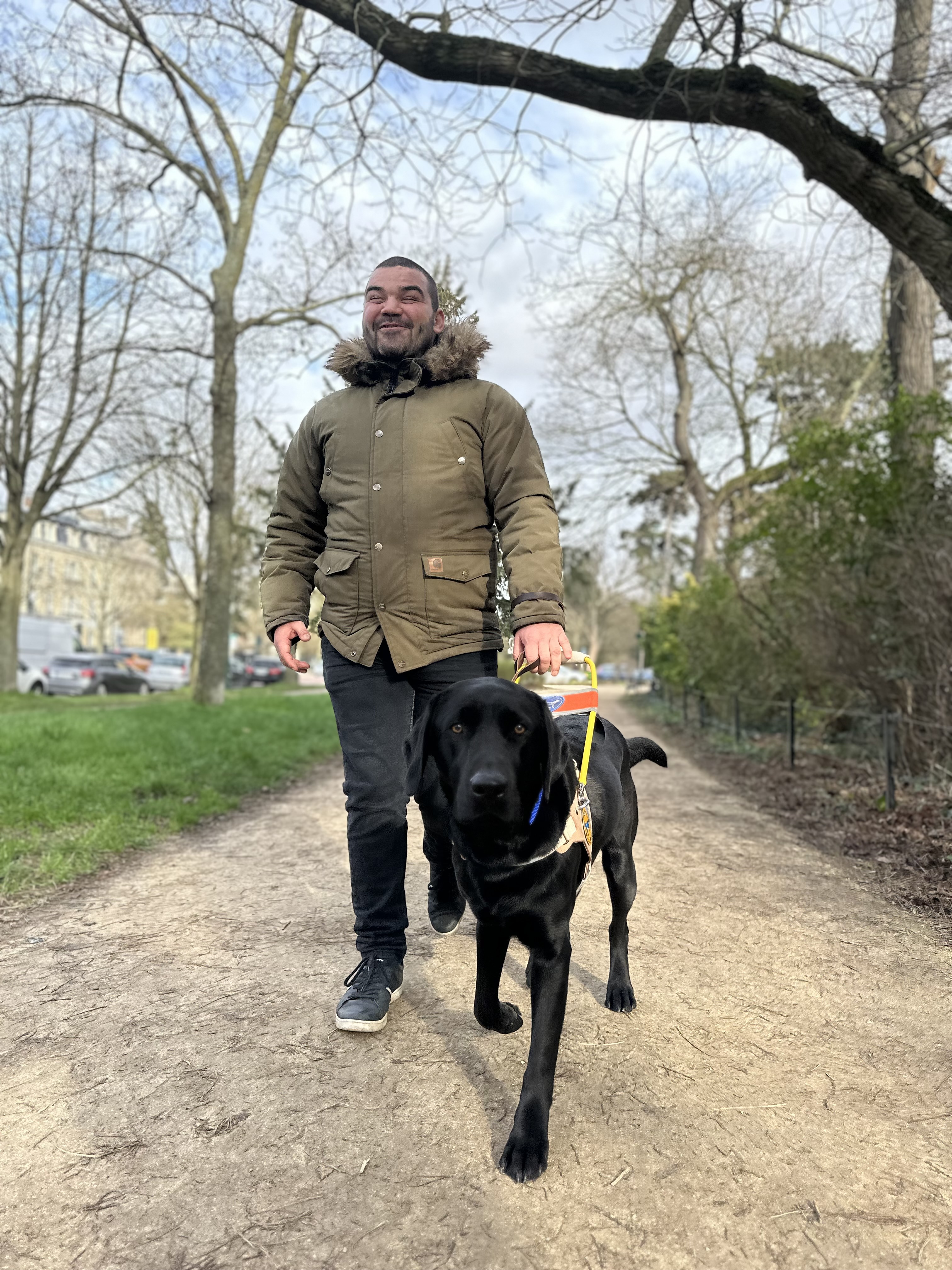 Tony et son chien guide Scoobidou